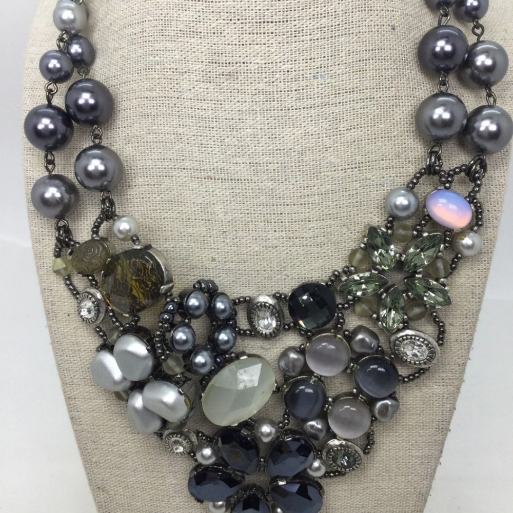 Chico's Faux Pearl Rhinestone Statement Necklace EUC 16" - Picture 6 of 6